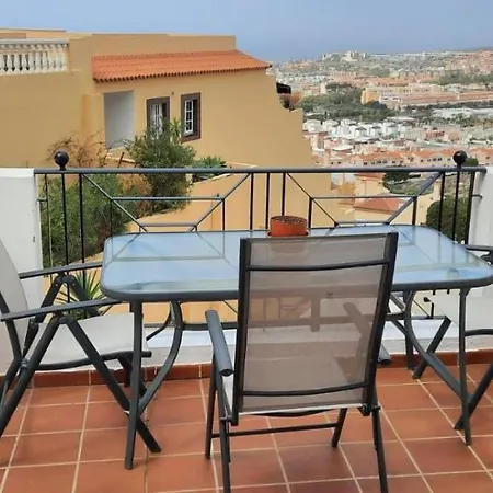 Stunning 2 Bedroom Flat With A Sea View